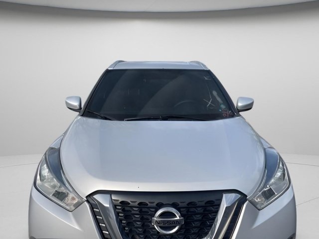 Used 2018 Nissan Kicks SV image 3
