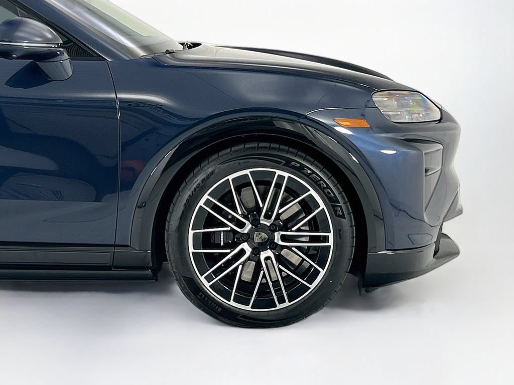 New 2026 Porsche Cayenne Turbo AWD/4WD image 11