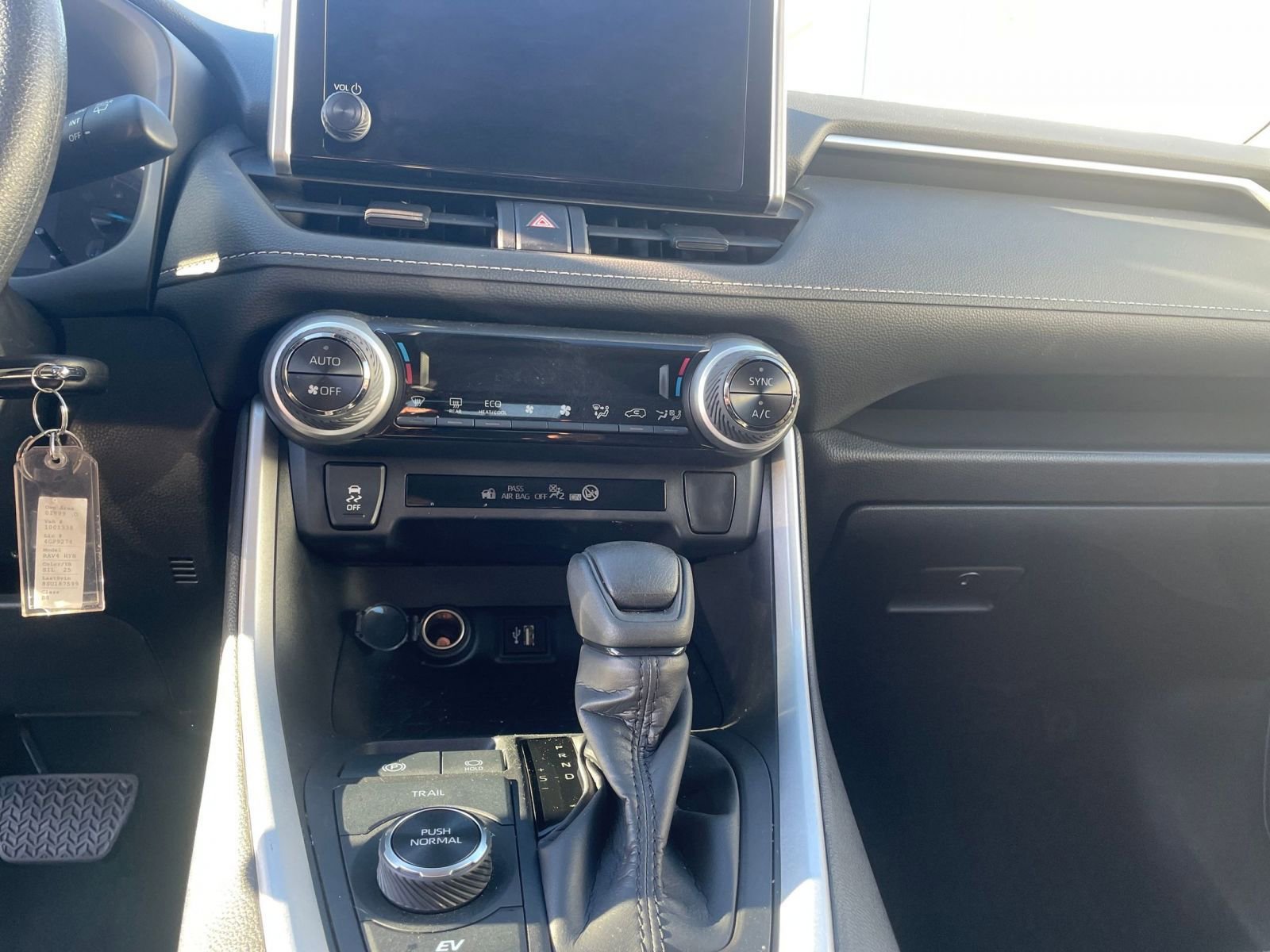 Used 2025 Toyota RAV4 LE image 18