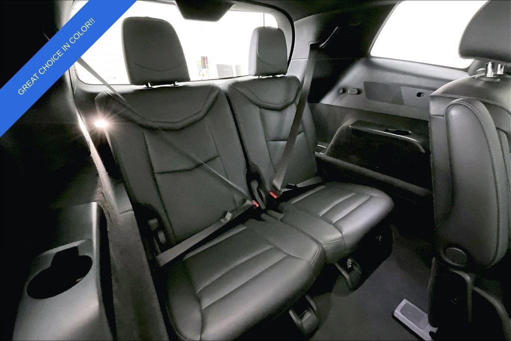 Used 2025 Cadillac XT6 Premium Luxury image 38