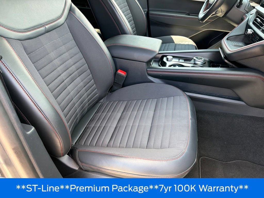 Used 2025 Ford Explorer ST-Line w/ Premium Package AWD/4WD image 40