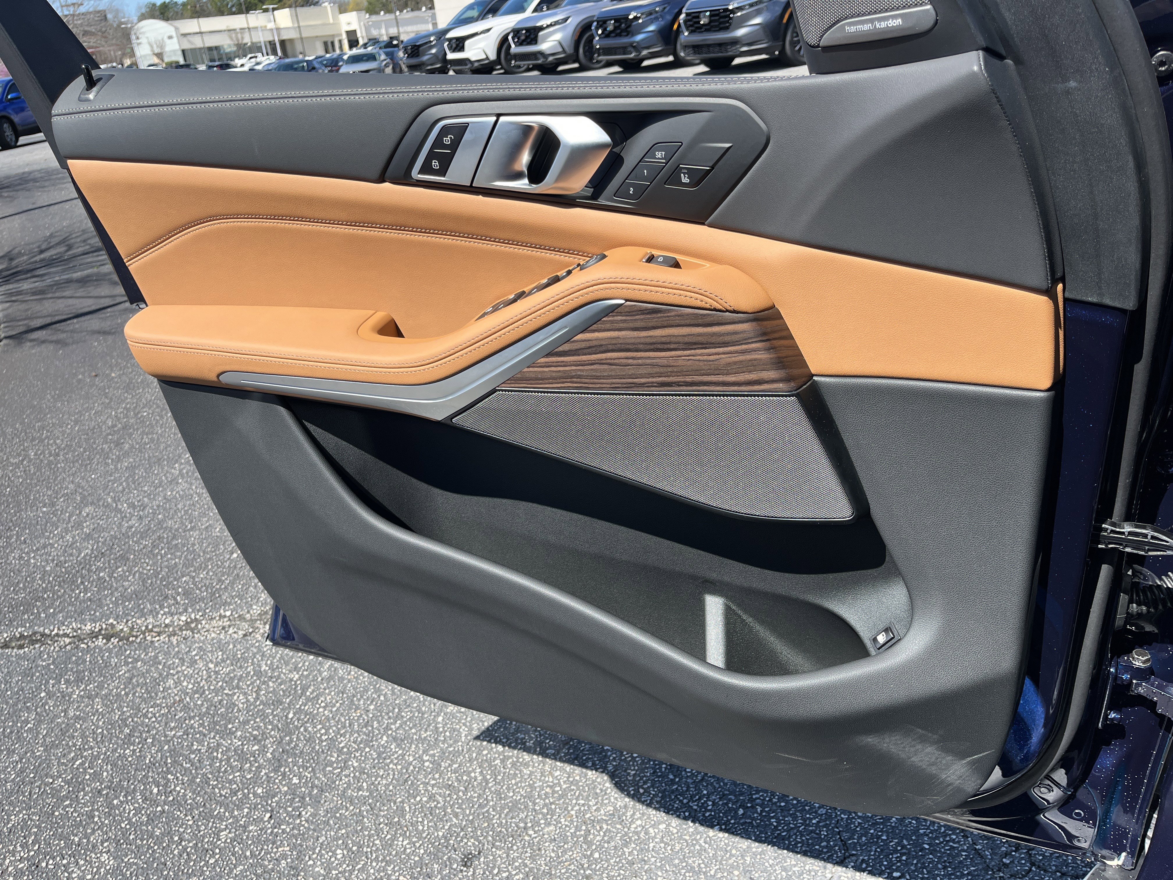 New 2026 BMW X5 xDrive50e w/ Premium Package AWD/4WD image 14