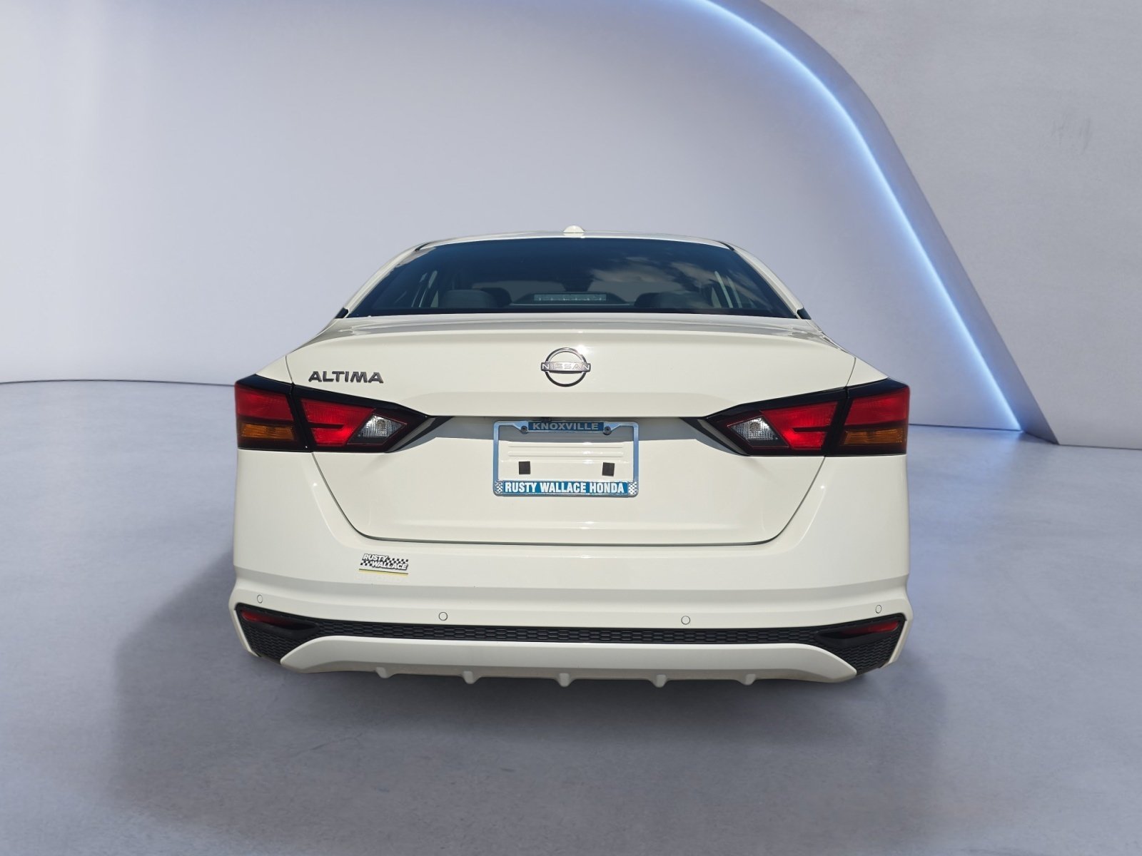 Used 2025 Nissan Altima 2.5 SV FWD image 4