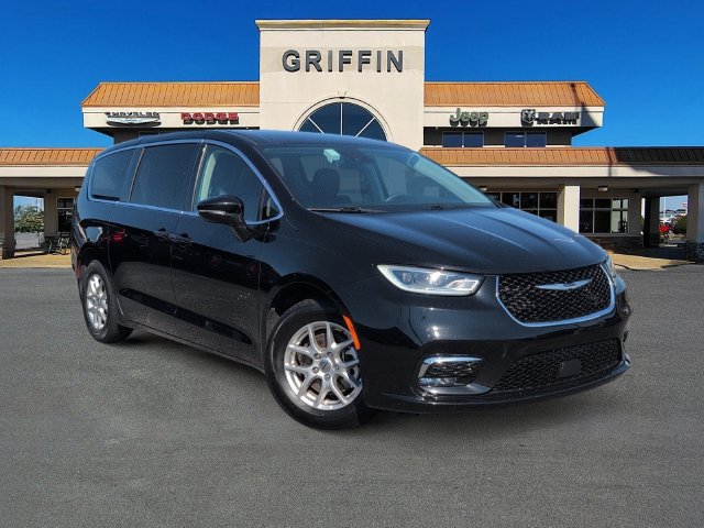 Used 2024 Chrysler Pacifica Touring-L