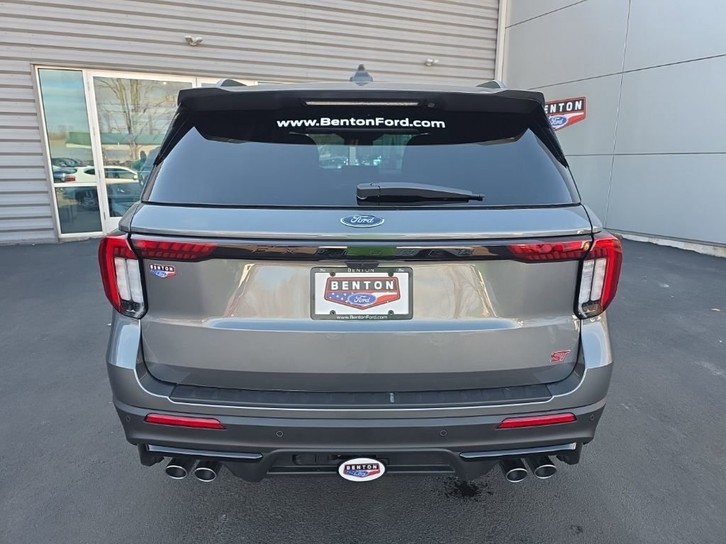 Used 2025 Ford Explorer ST image 12