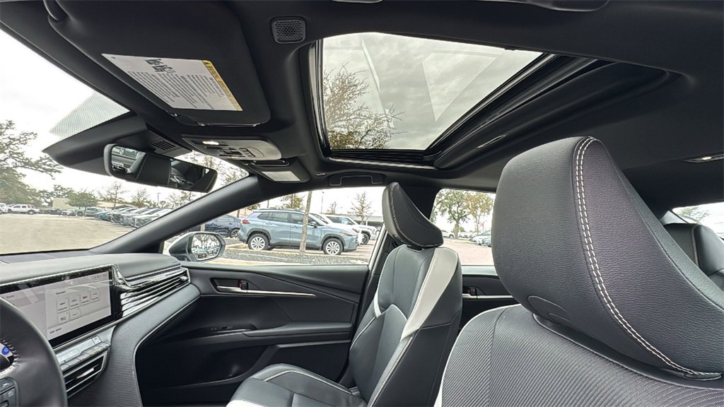 Certified 2025 Toyota Camry SE image 21