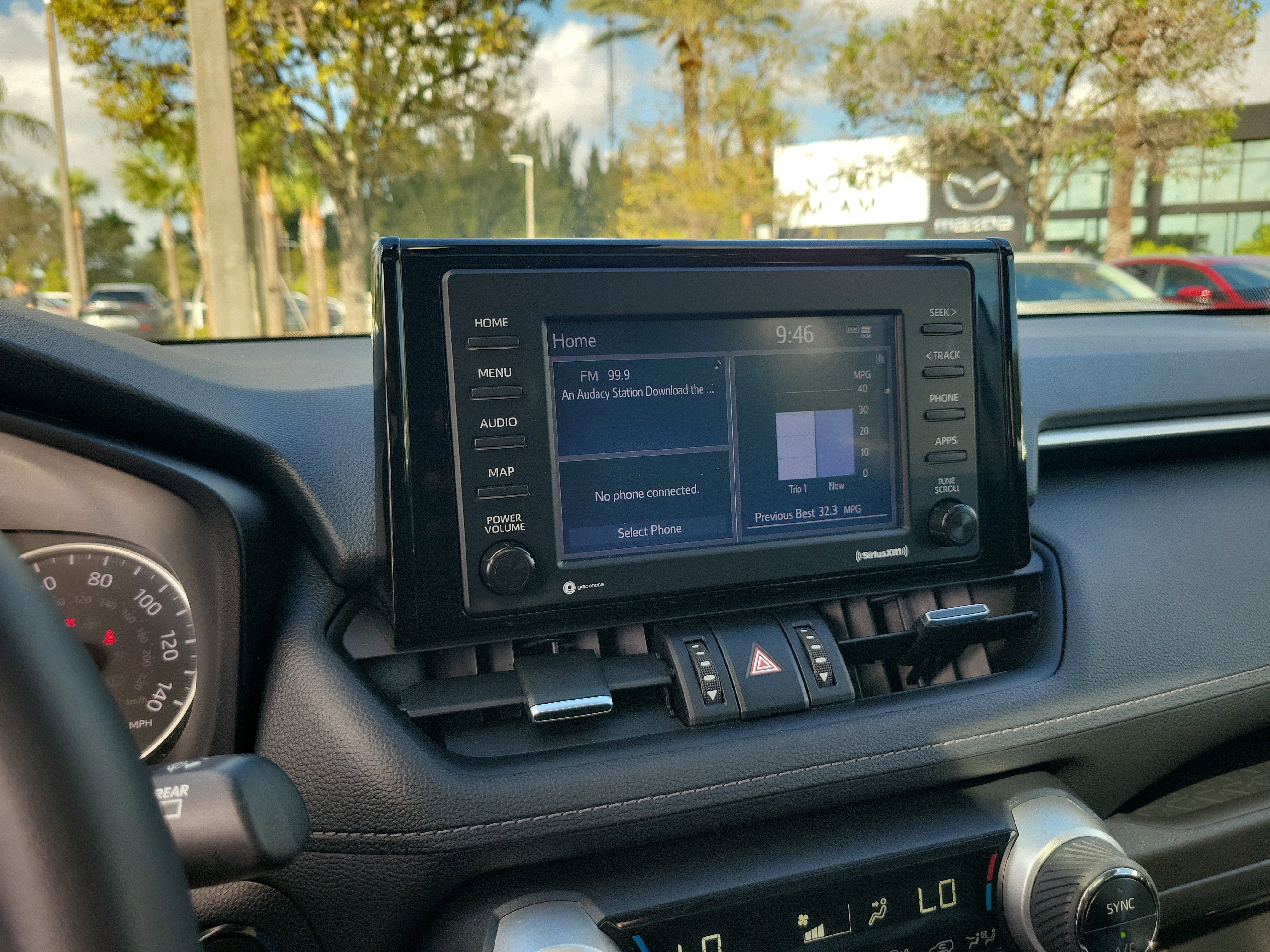 Used 2022 Toyota RAV4 XLE Premium FWD image 6