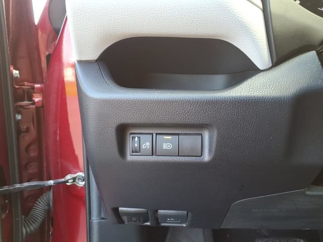 Used 2020 Toyota RAV4 XLE FWD image 16