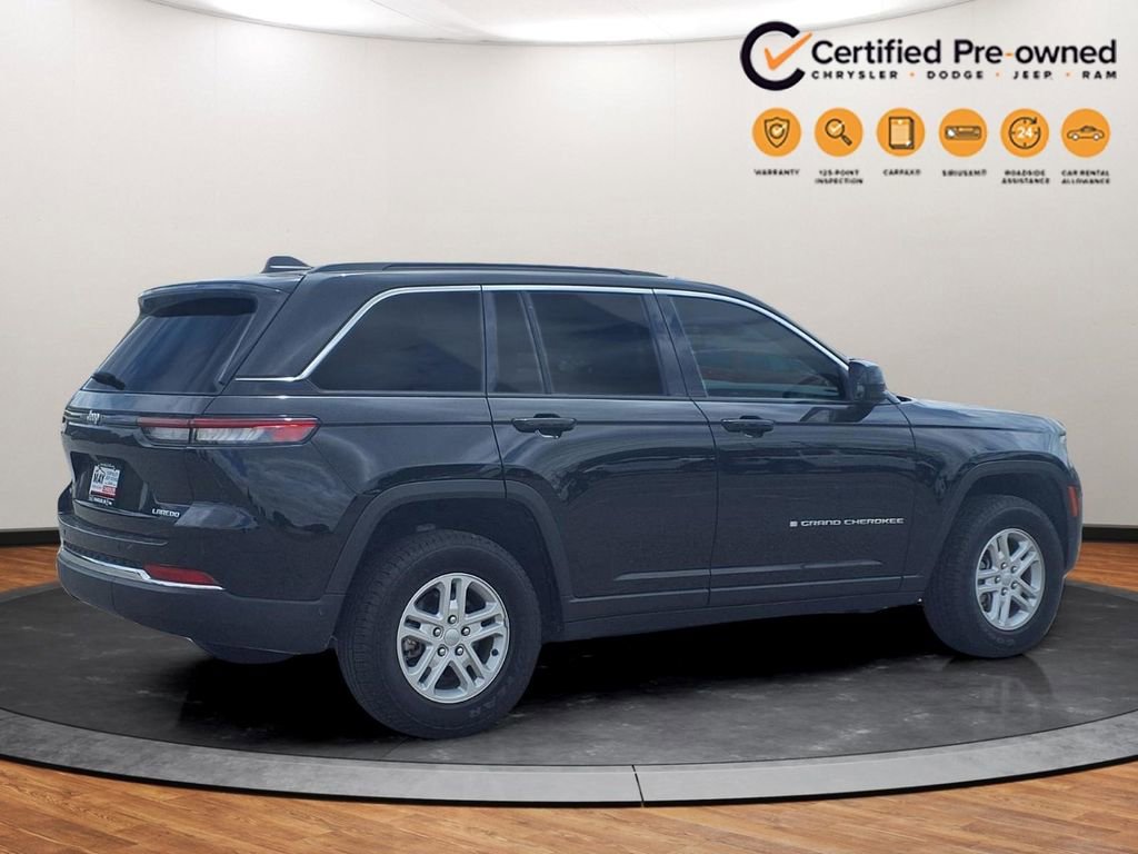 Used 2024 Jeep Grand Cherokee Laredo w/ Trailer Tow Package AWD/4WD image 19