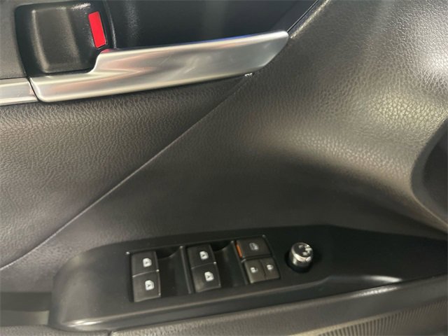 Used 2019 Toyota Camry XLE image 13