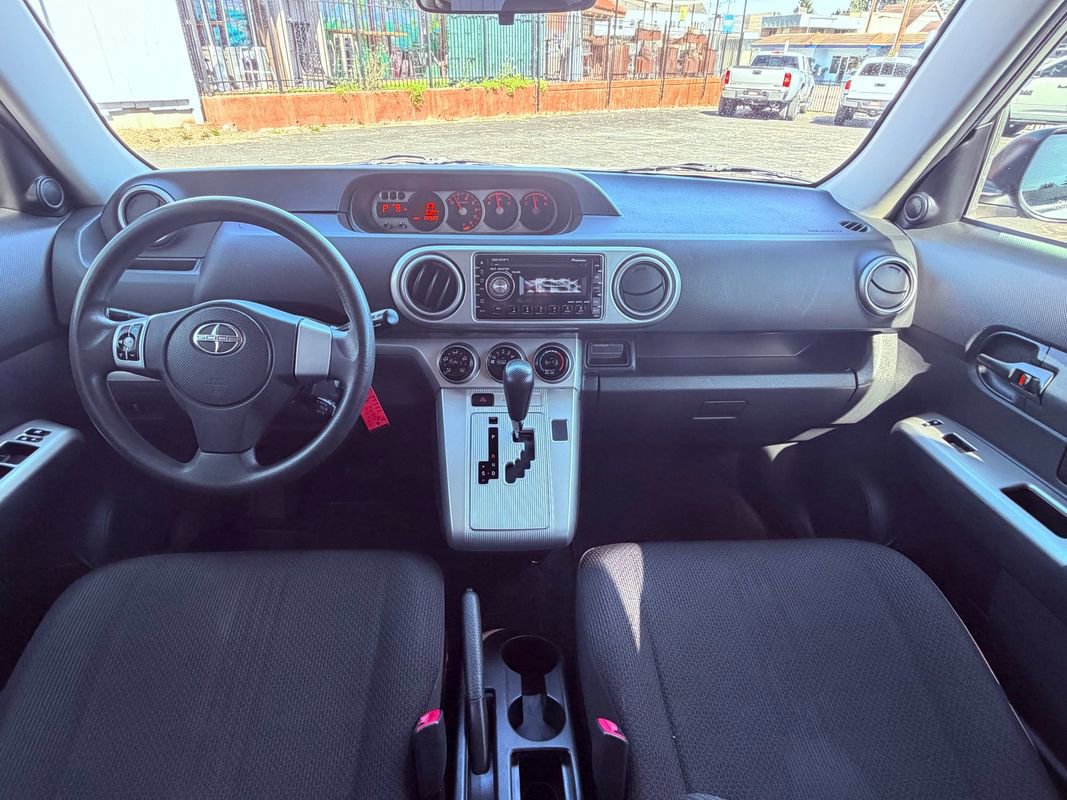 Used 2009 Scion xB FWD image 24