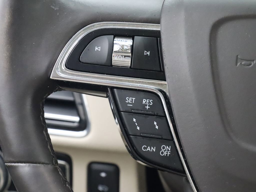 Used 2021 Lincoln Navigator Reserve w/ Luxury Package RWD image 20