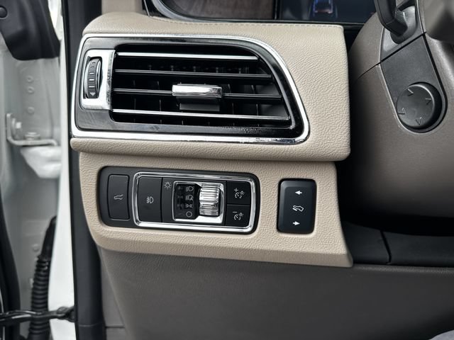 Certified 2024 Lincoln Navigator Reserve w/ Monochromatic Package AWD/4WD image 29