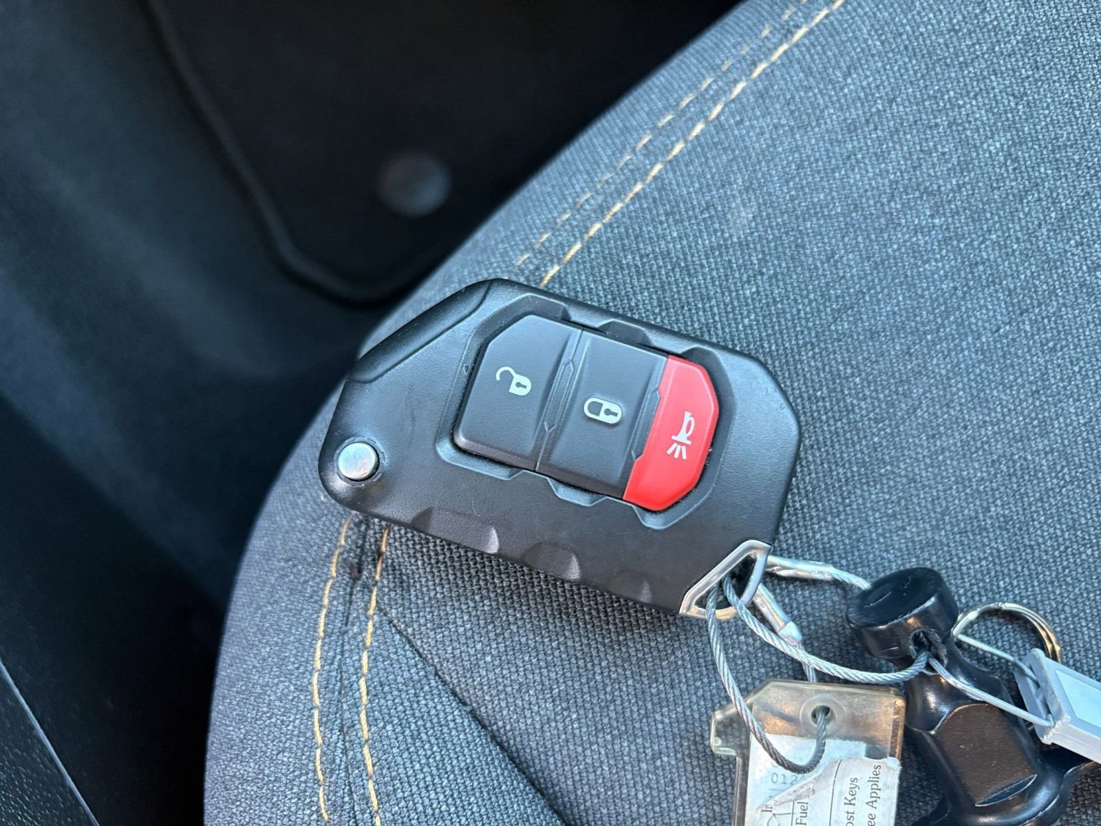 Used 2025 Jeep Wrangler Sport S image 21