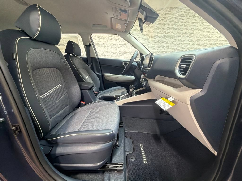 New 2026 Hyundai Venue SEL FWD image 11