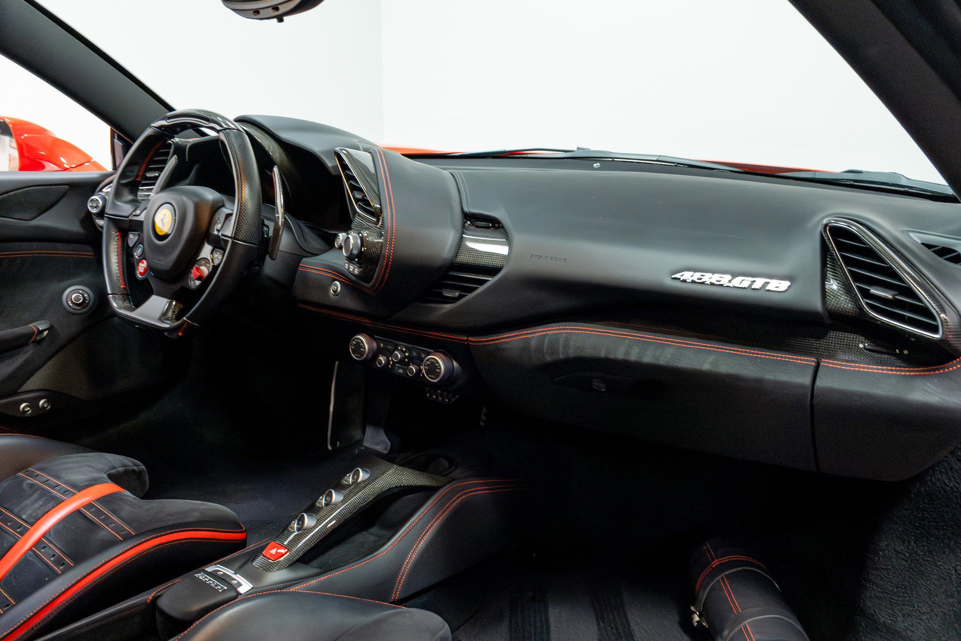 Used 2018 Ferrari 488 GTB image 30