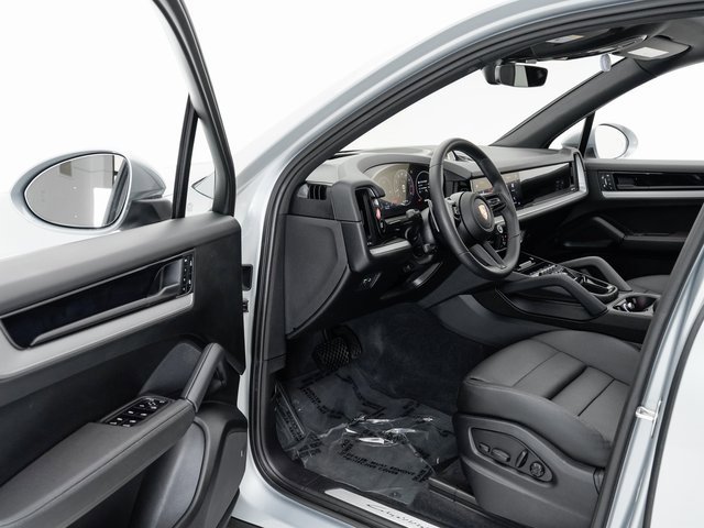 Used 2024 Porsche Cayenne image 7