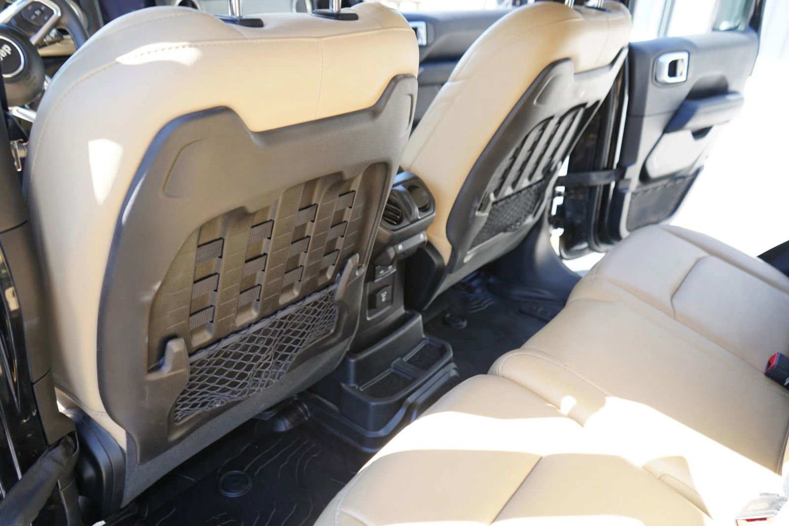 Used 2018 Jeep Wrangler Unlimited Rubicon image 15