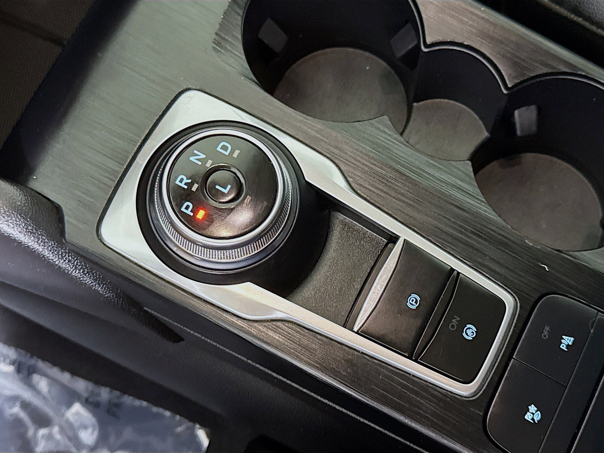 Used 2022 Ford Escape Titanium w/ Class II Trailer Tow Package image 20