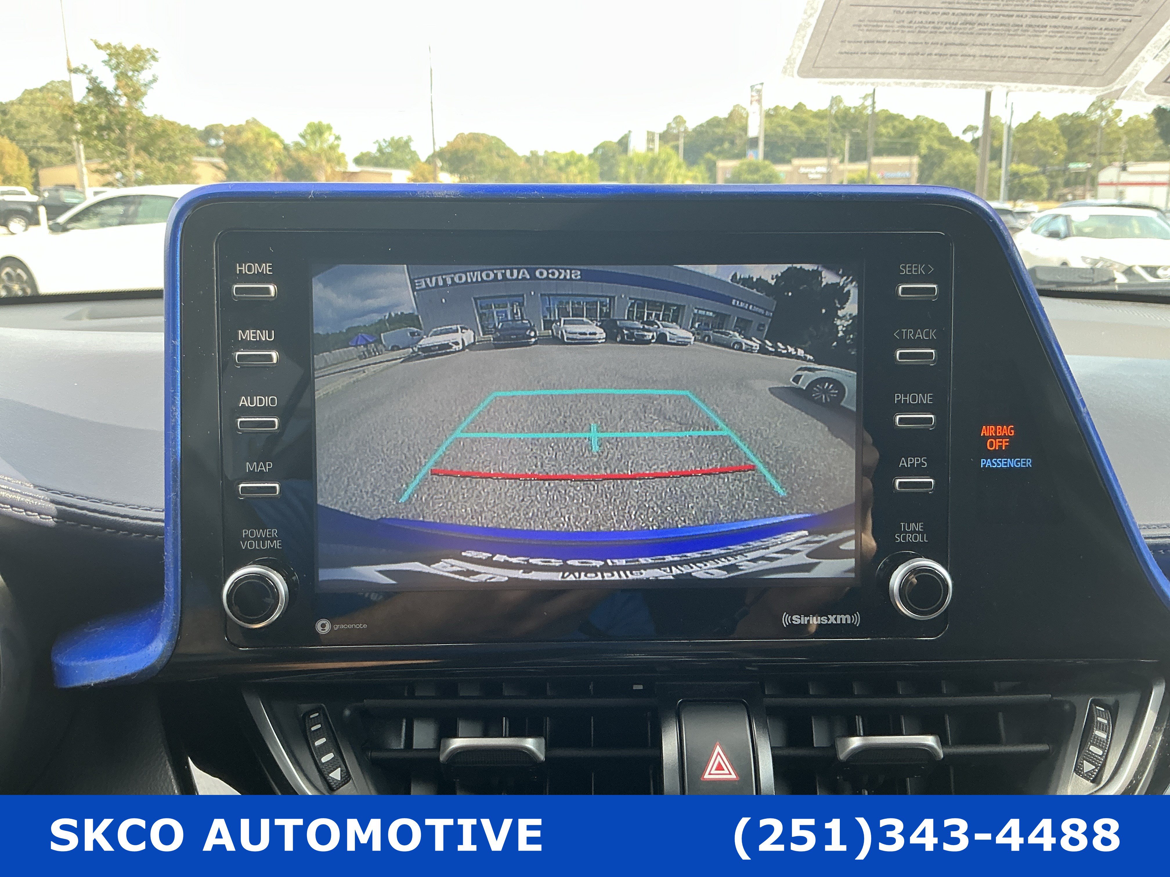 Used 2020 Toyota C-HR XLE FWD image 27