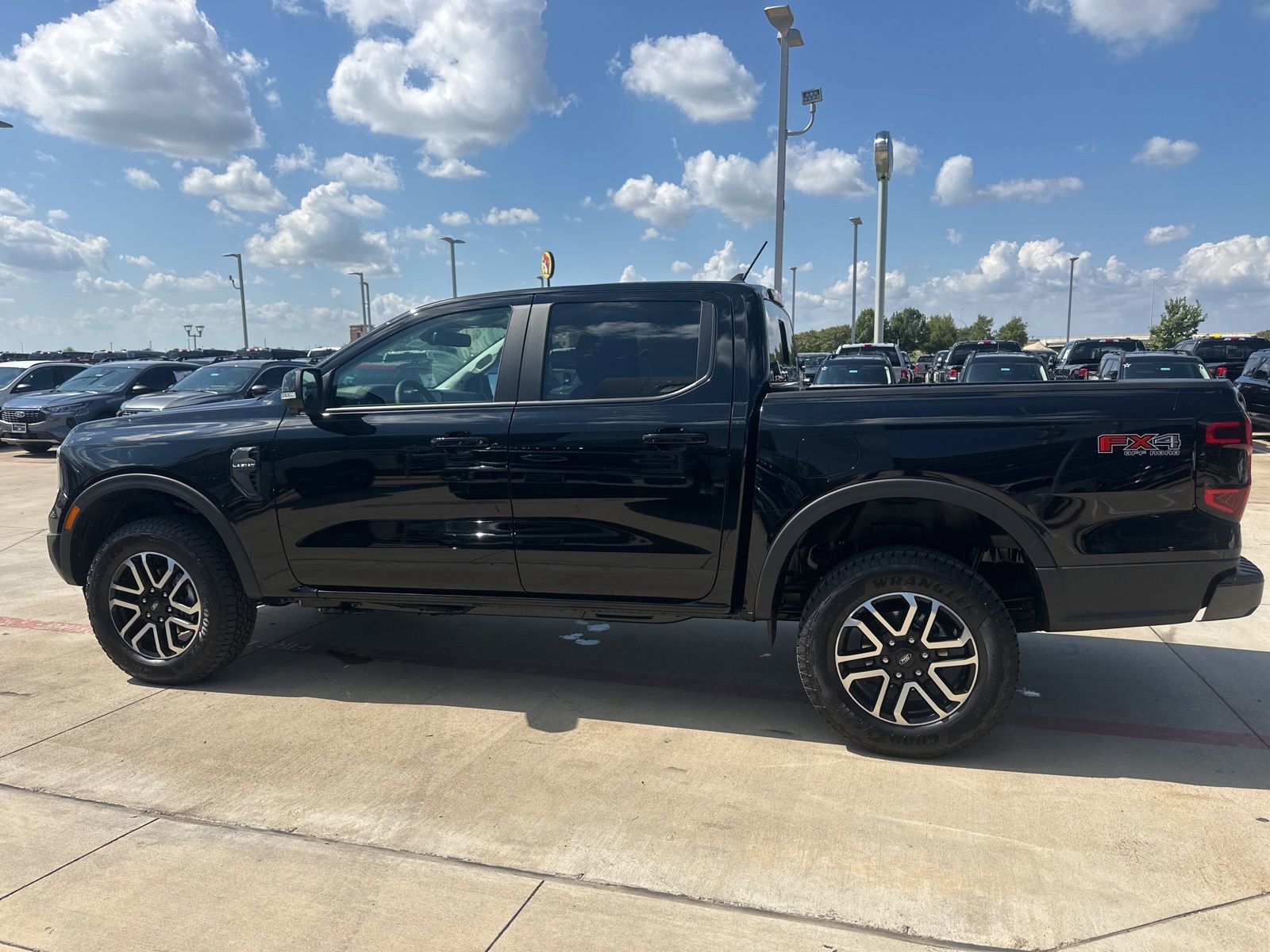 New 2025 Ford Ranger Lariat w/ FX4 Off-Road Package image 8