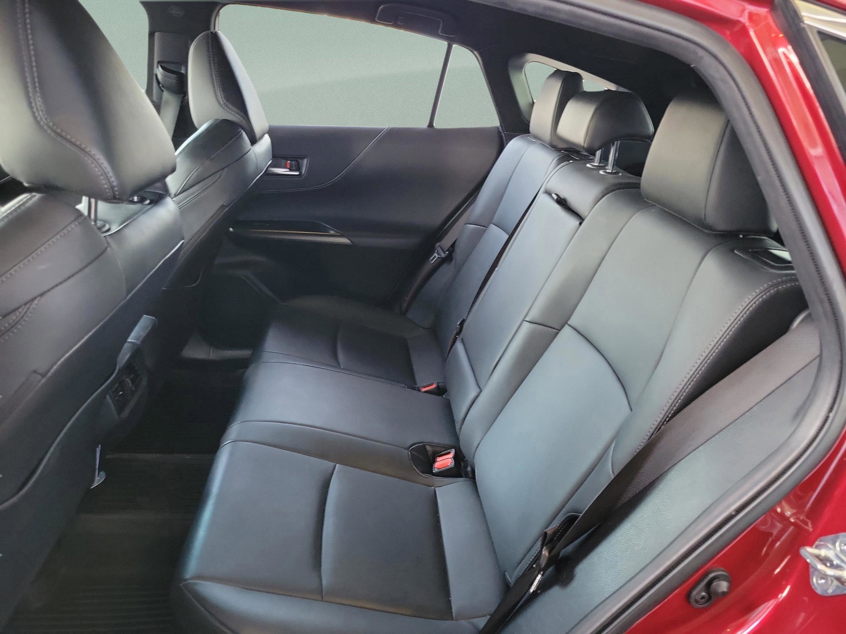 Used 2023 Toyota Venza XLE image 24