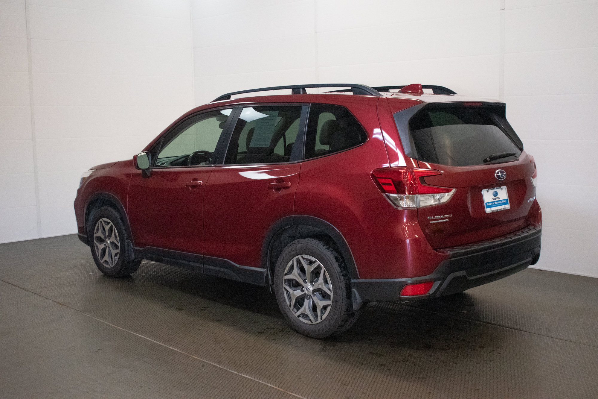 Used 2020 Subaru Forester Premium AWD/4WD image 6