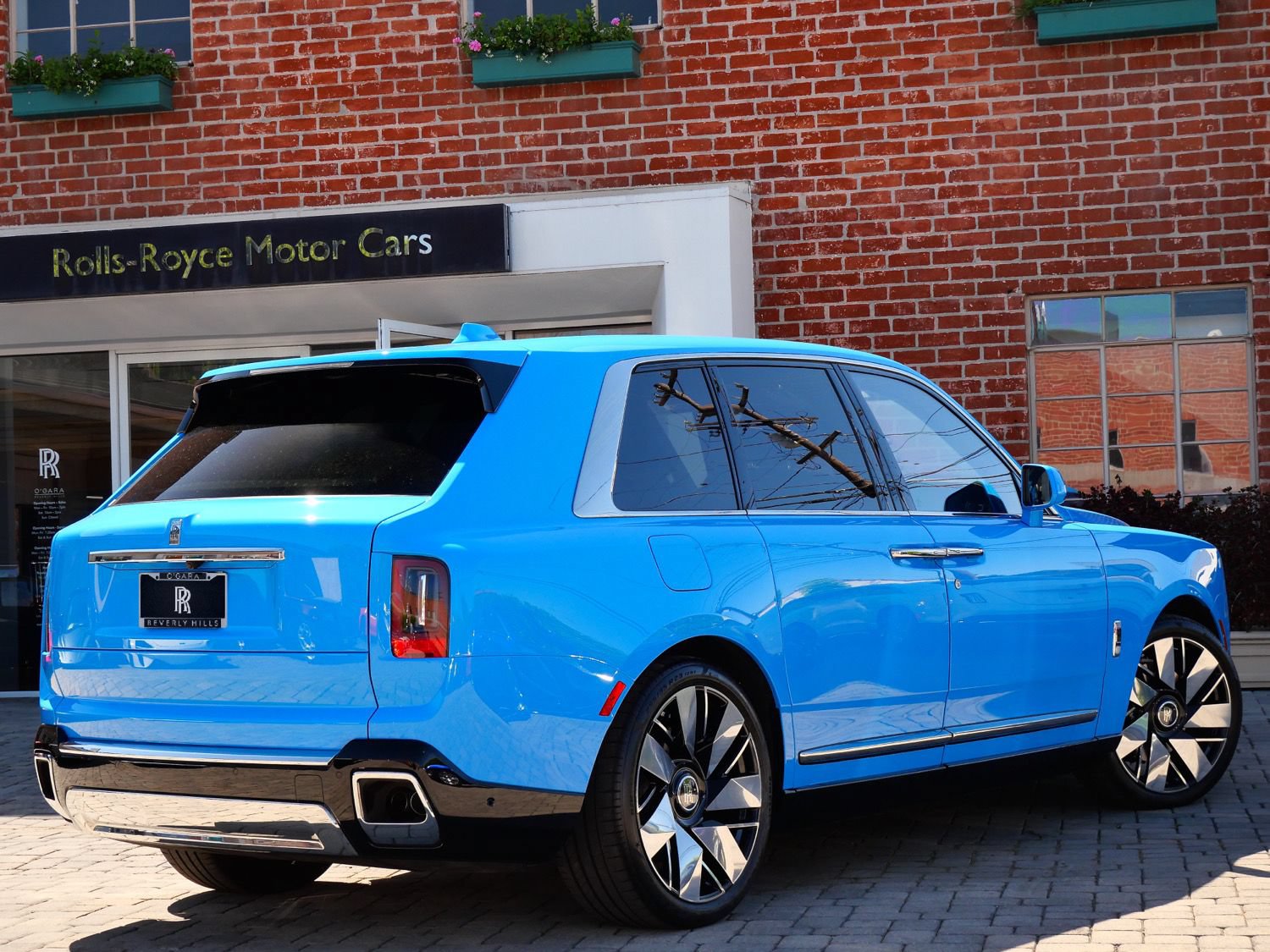 Used 2026 Rolls-Royce Cullinan AWD/4WD image 2