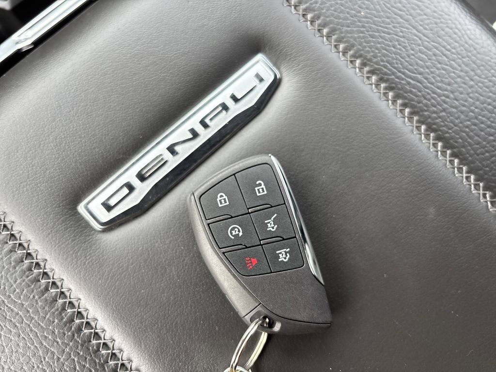 Certified 2025 GMC Yukon Denali AWD/4WD image 25