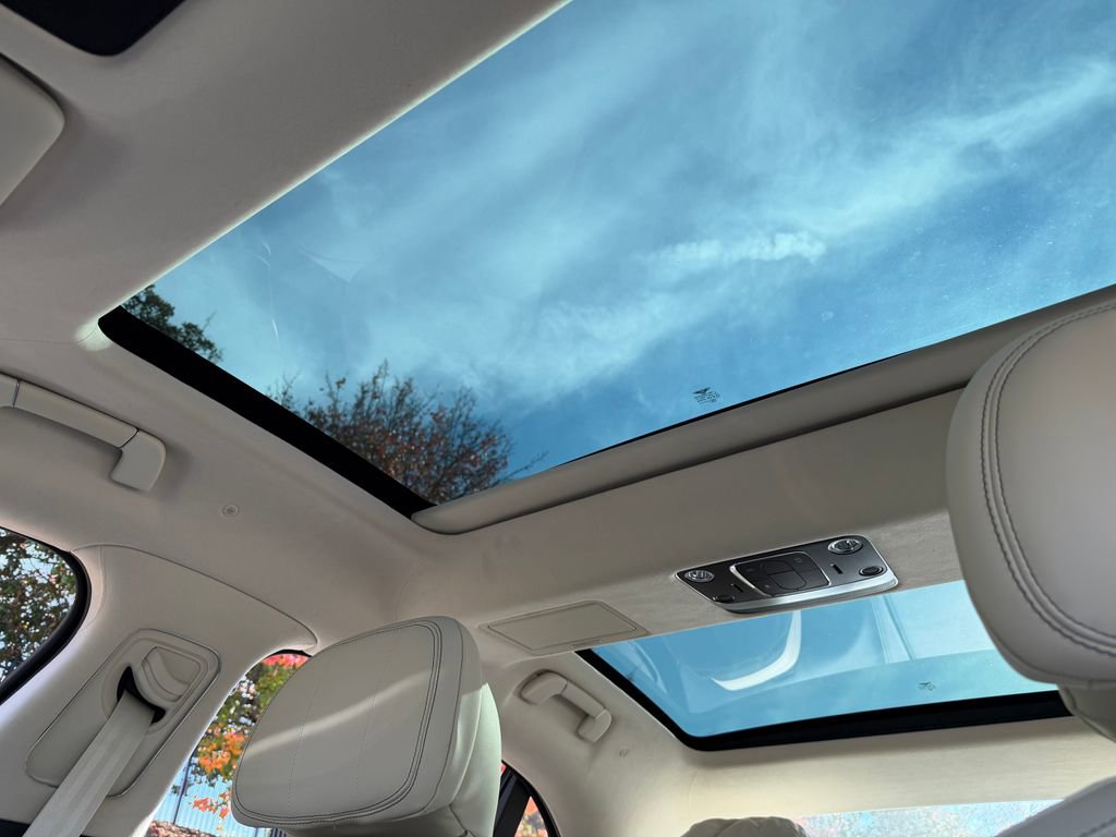 New 2026 Bentley Flying Spur Azure image 36