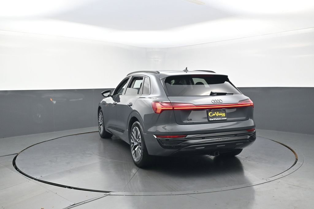 Used 2024 Audi Q8 e-tron Prestige w/ Prestige Package image 6