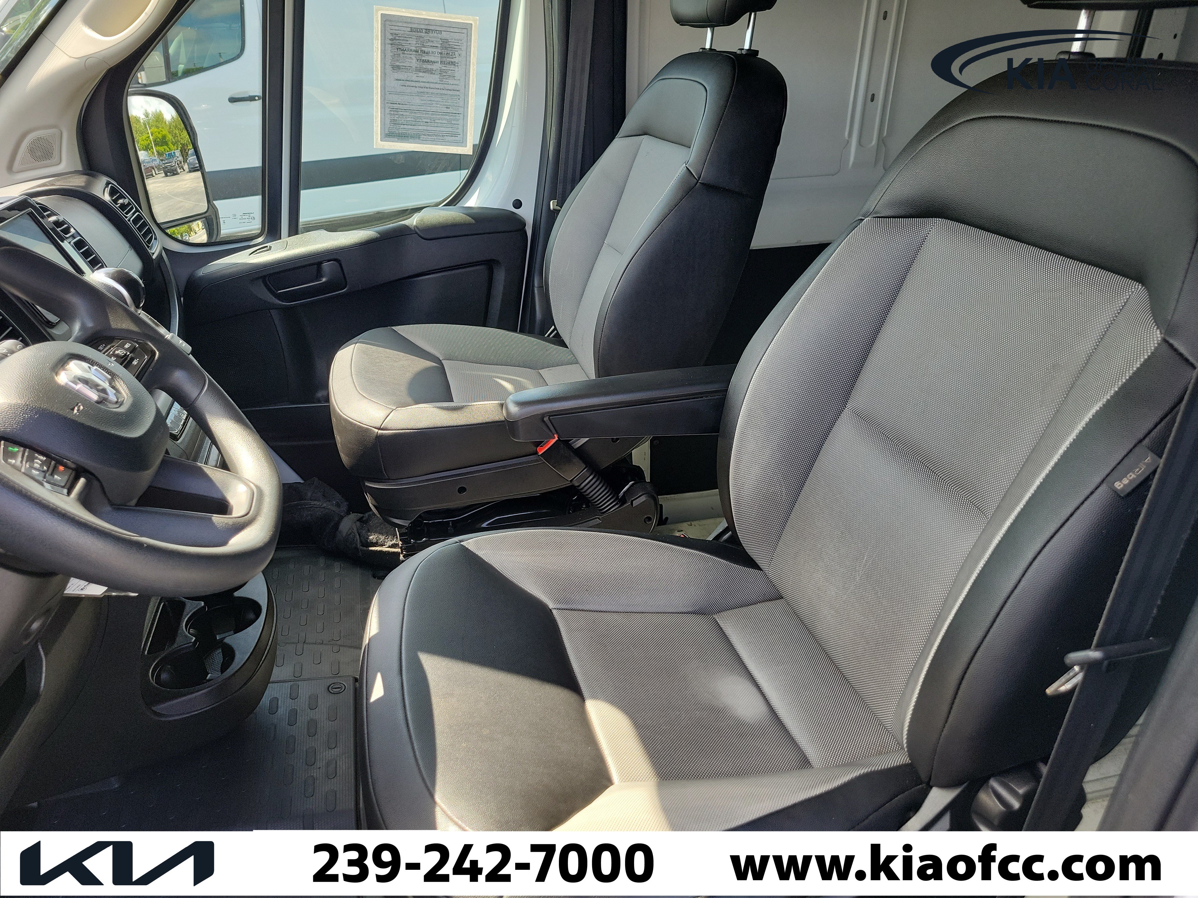 Used 2025 RAM ProMaster 2500 w/ Convenience Group FWD image 18