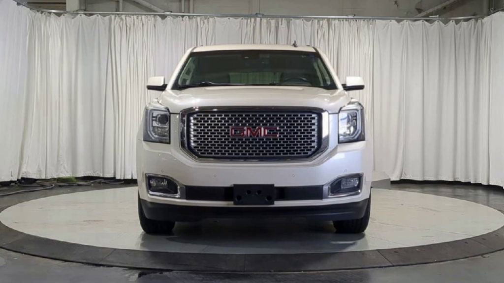 Used 2015 GMC Yukon SLT AWD/4WD image 3