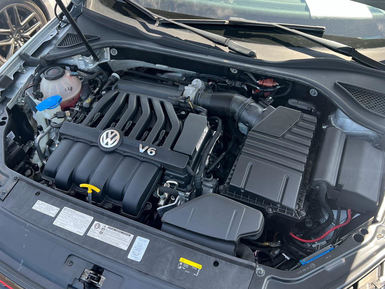 Used 2018 Volkswagen Passat 3.6 FWD image 35