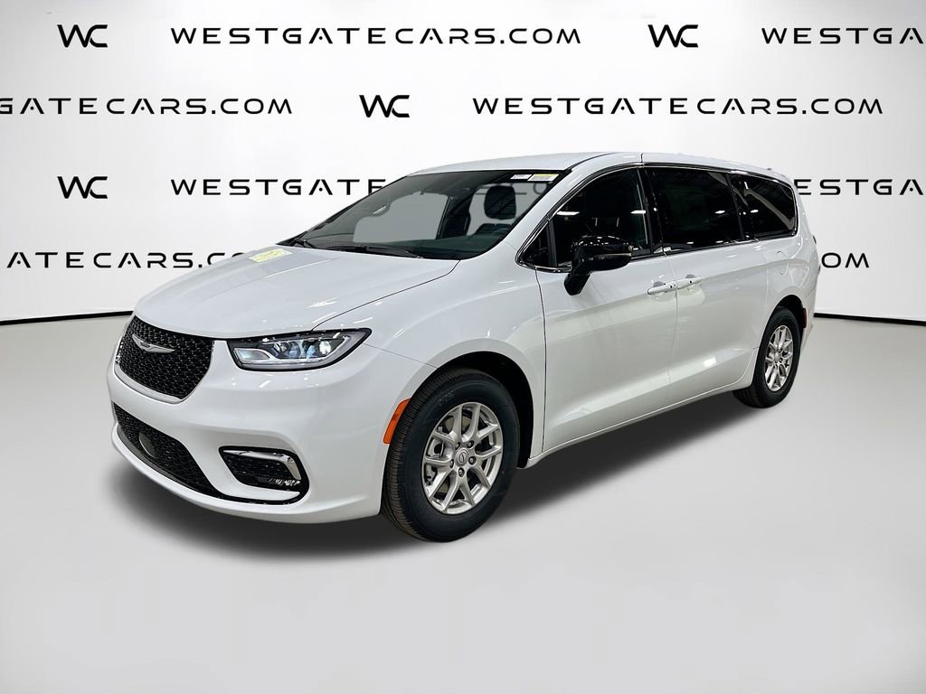 New 2026 Chrysler Pacifica Select