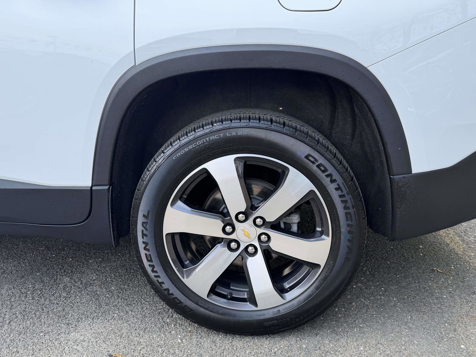 Certified 2023 Chevrolet Traverse LT w/ LT Premium Package AWD/4WD image 6