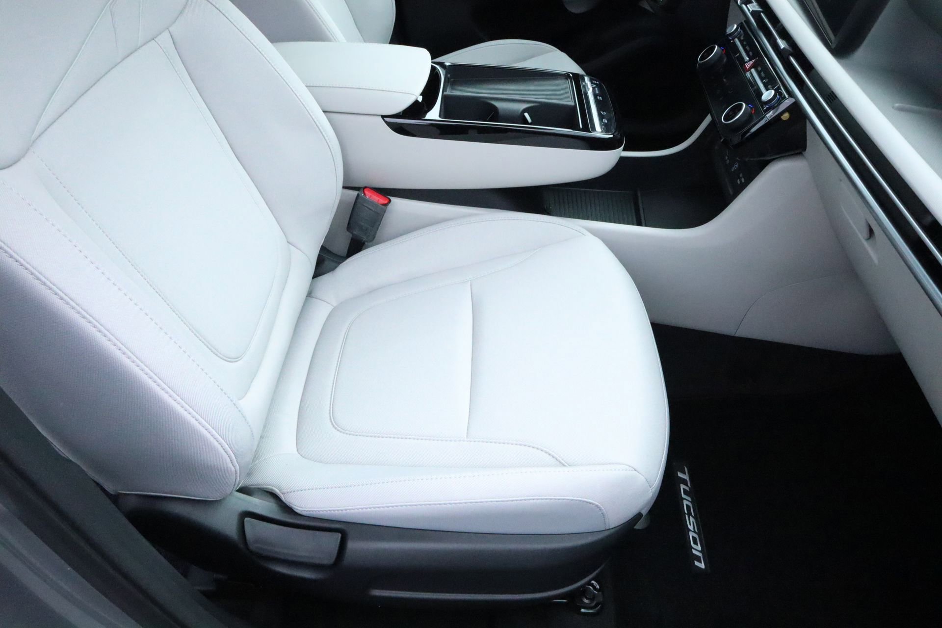 New 2026 Hyundai Tucson Blue SE image 17