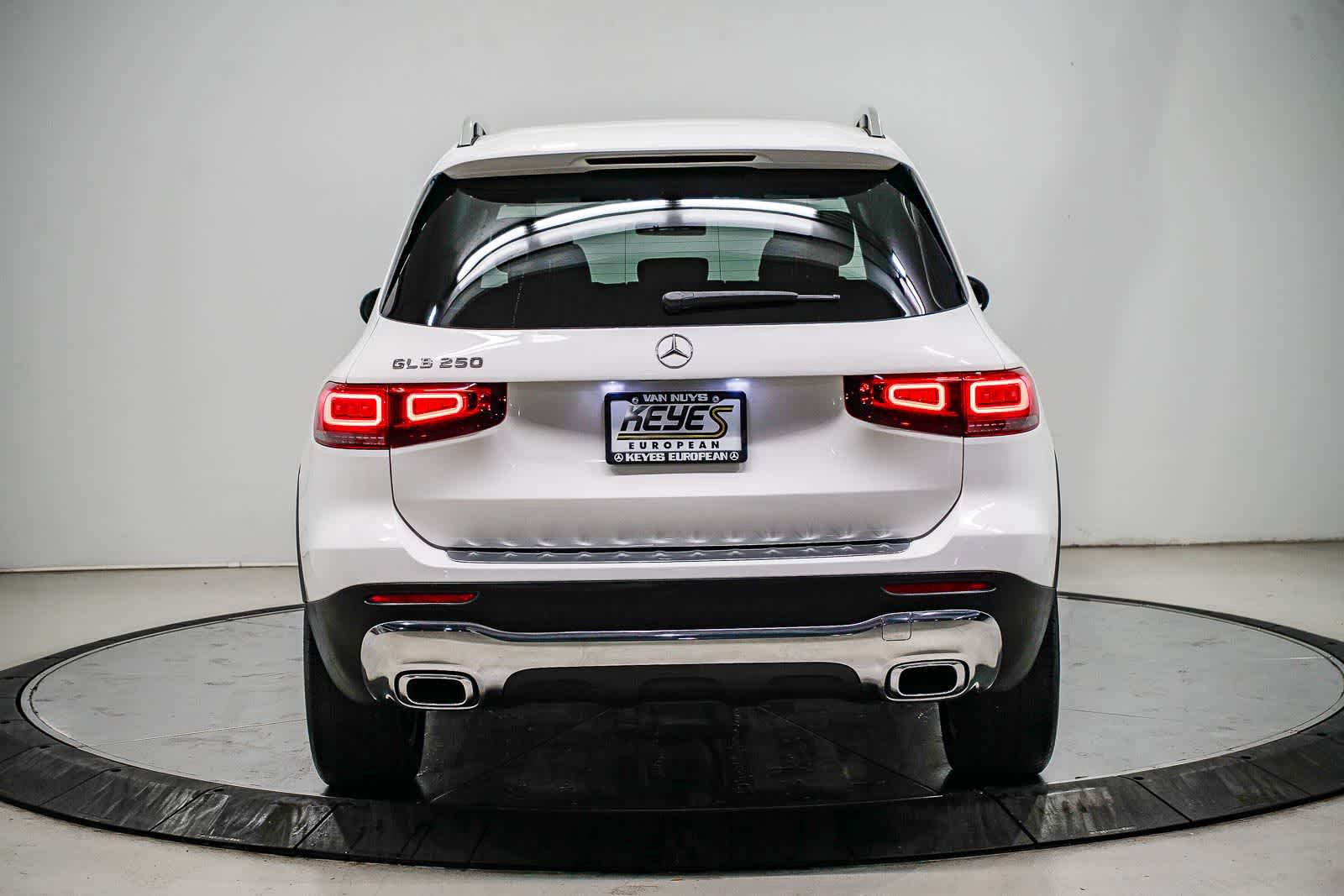 Used 2023 Mercedes-Benz GLB 250 image 3