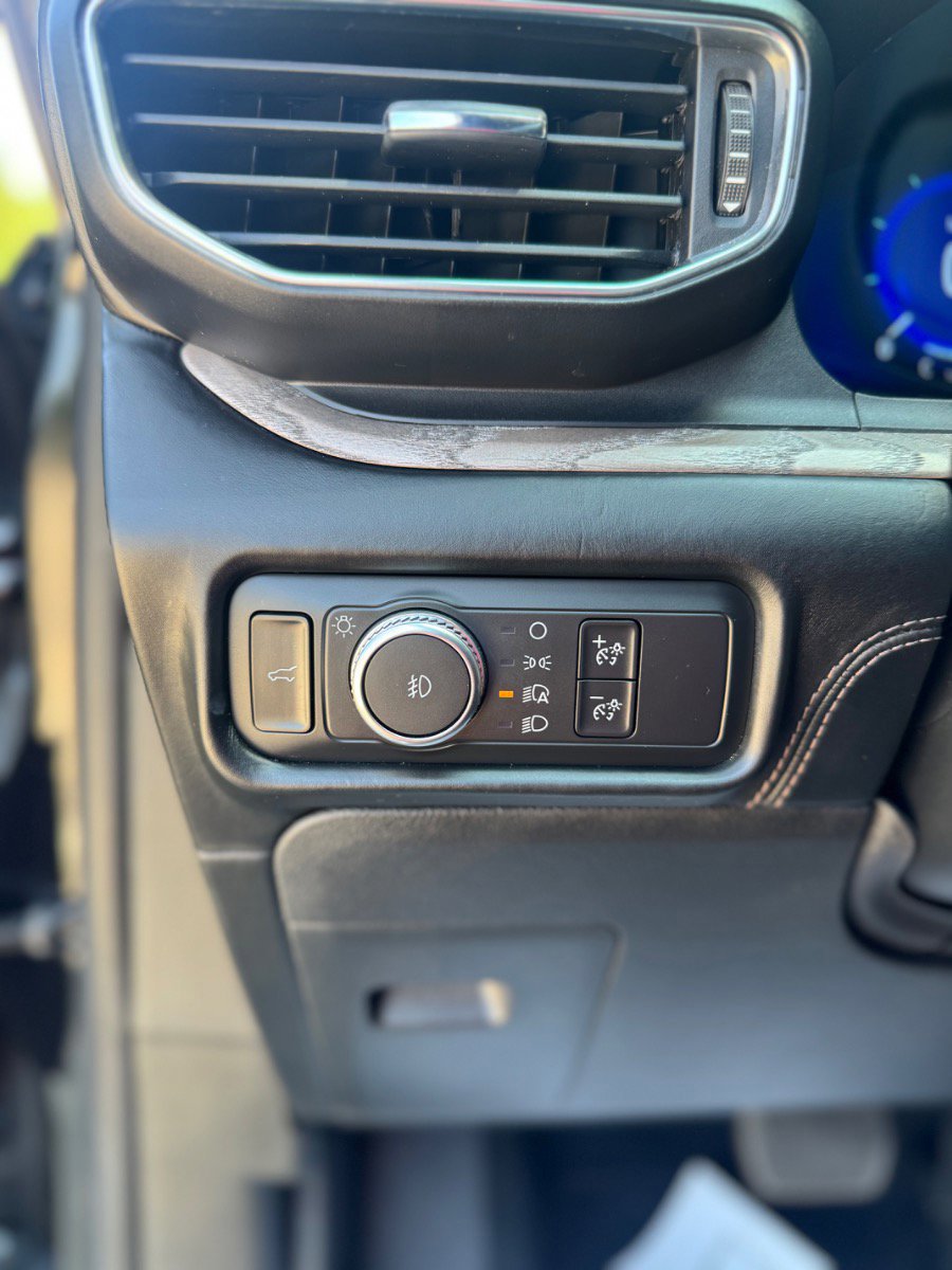 Used 2020 Ford Explorer Platinum w/ Premium Technology Package image 7