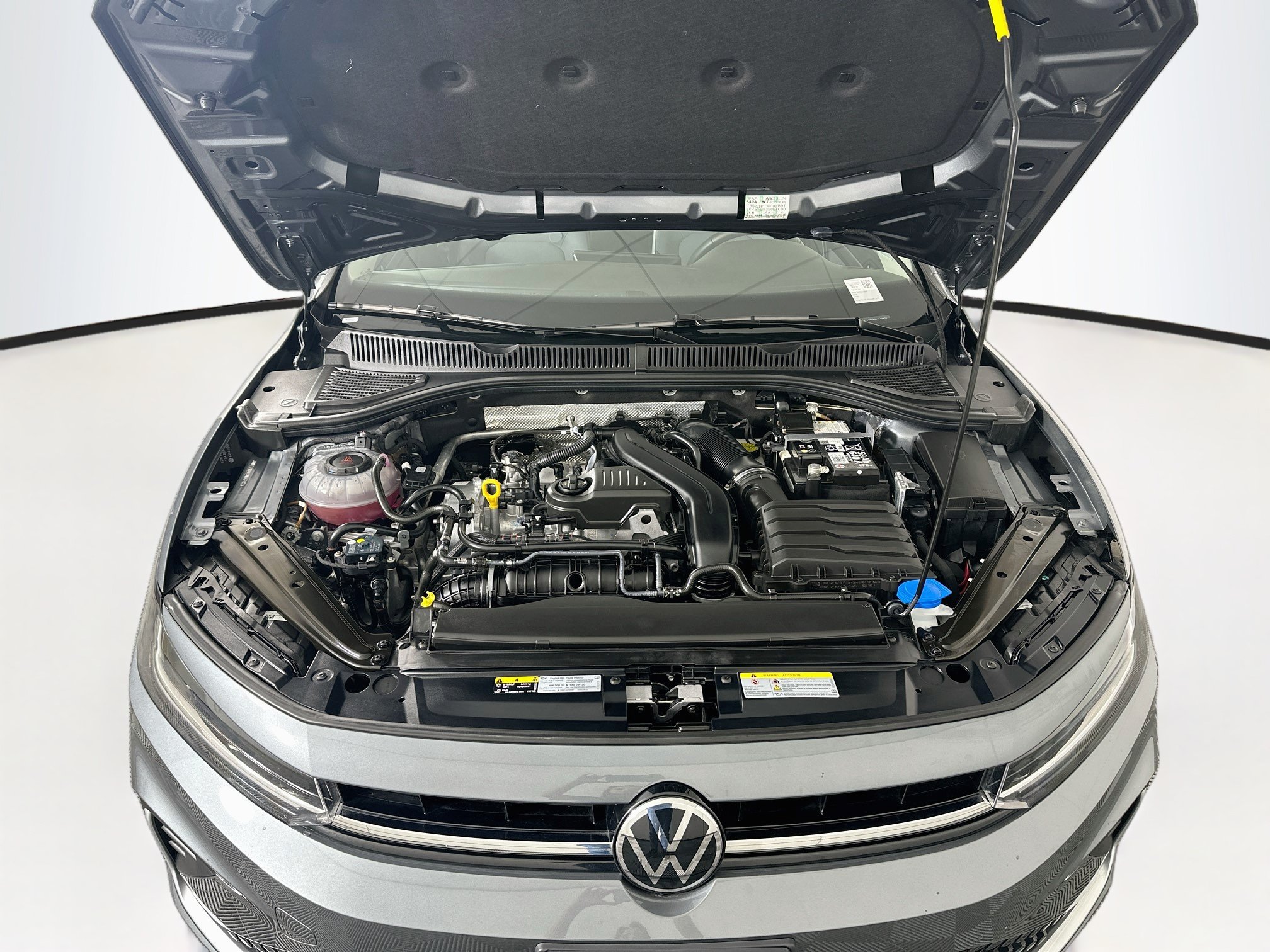 Used 2025 Volkswagen Jetta SE FWD image 33