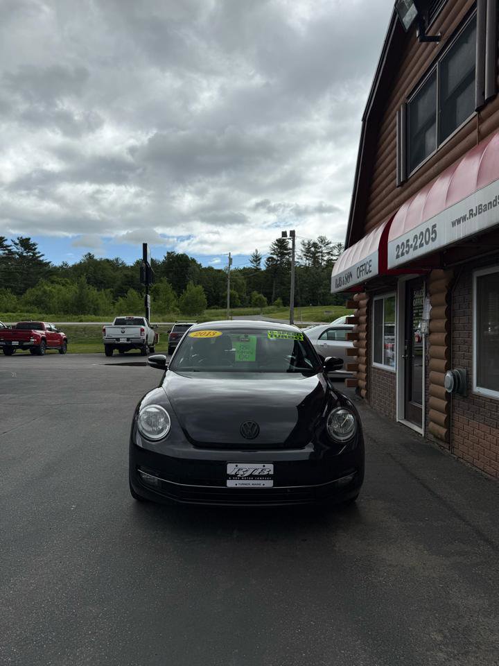 Used 2013 Volkswagen Beetle 2.0T FWD image 2