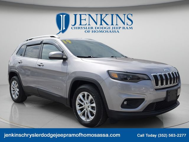 Certified 2019 Jeep Cherokee Latitude w/ Popular Appearance Group FWD image 2