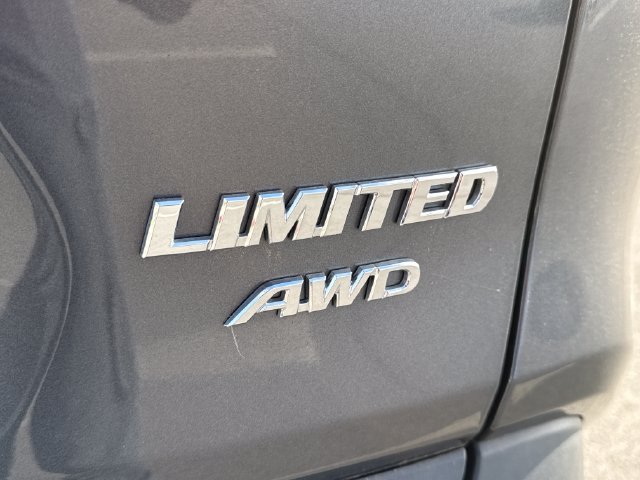 Used 2021 Toyota RAV4 Limited AWD/4WD image 17