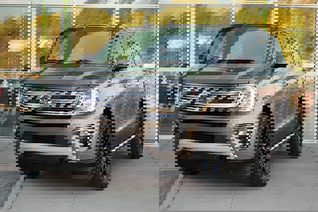 Used 2019 Ford Expedition Limited w/ Equipment Group 301A image 3