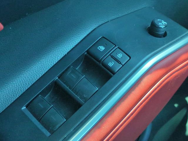 Used 2021 Toyota Highlander XSE FWD image 24