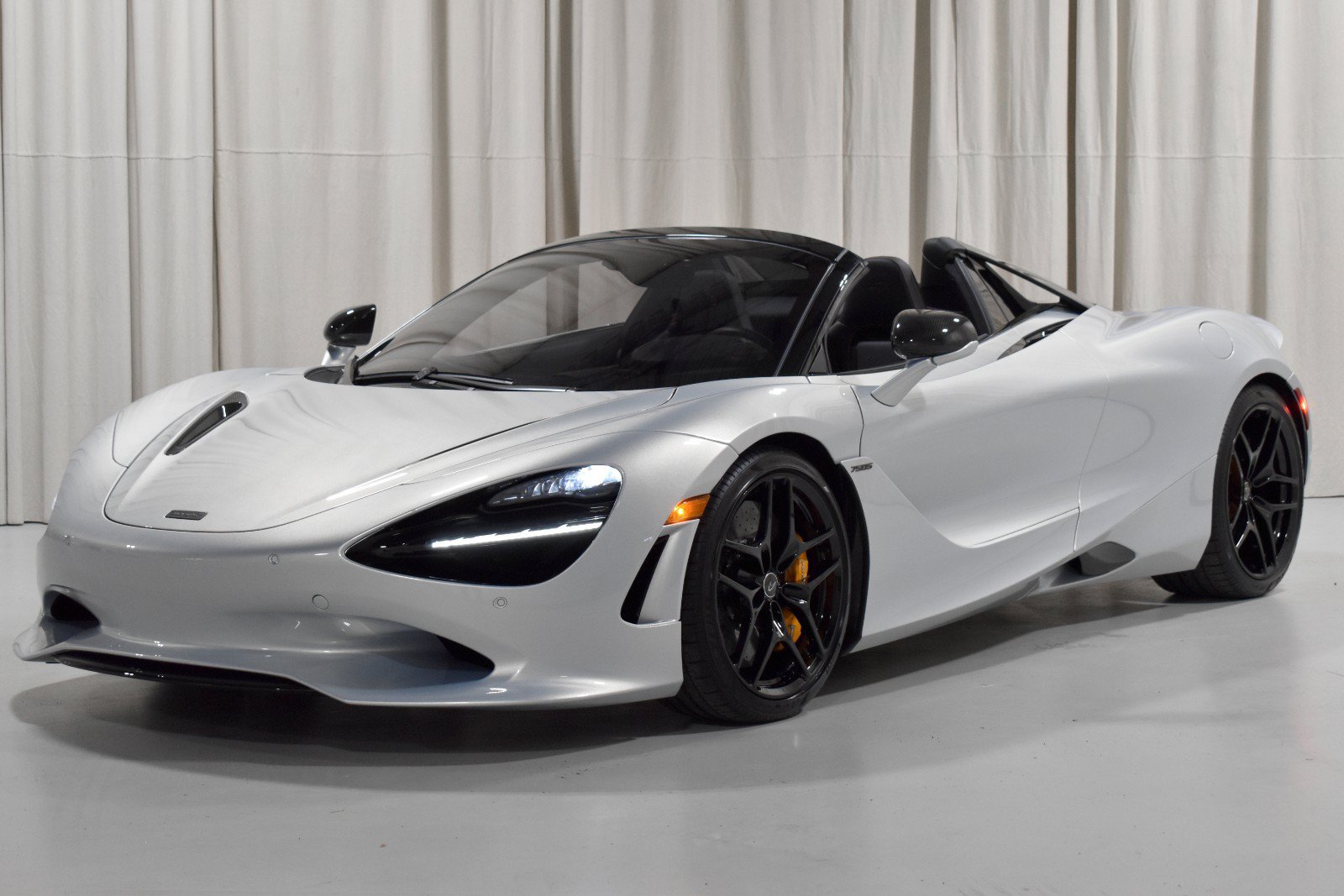 Used 2025 McLaren 750S Spider RWD image 9