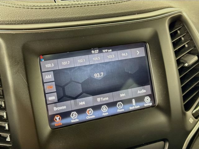 Used 2019 Jeep Cherokee Latitude w/ Popular Appearance Group FWD image 18