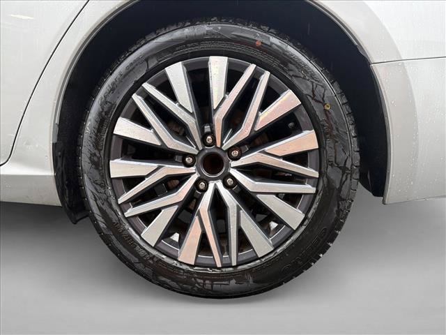 Used 2024 Nissan Altima 2.5 SV FWD image 9