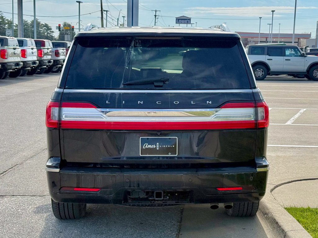 Used 2018 Lincoln Navigator Reserve w/ Technology Package AWD/4WD image 5