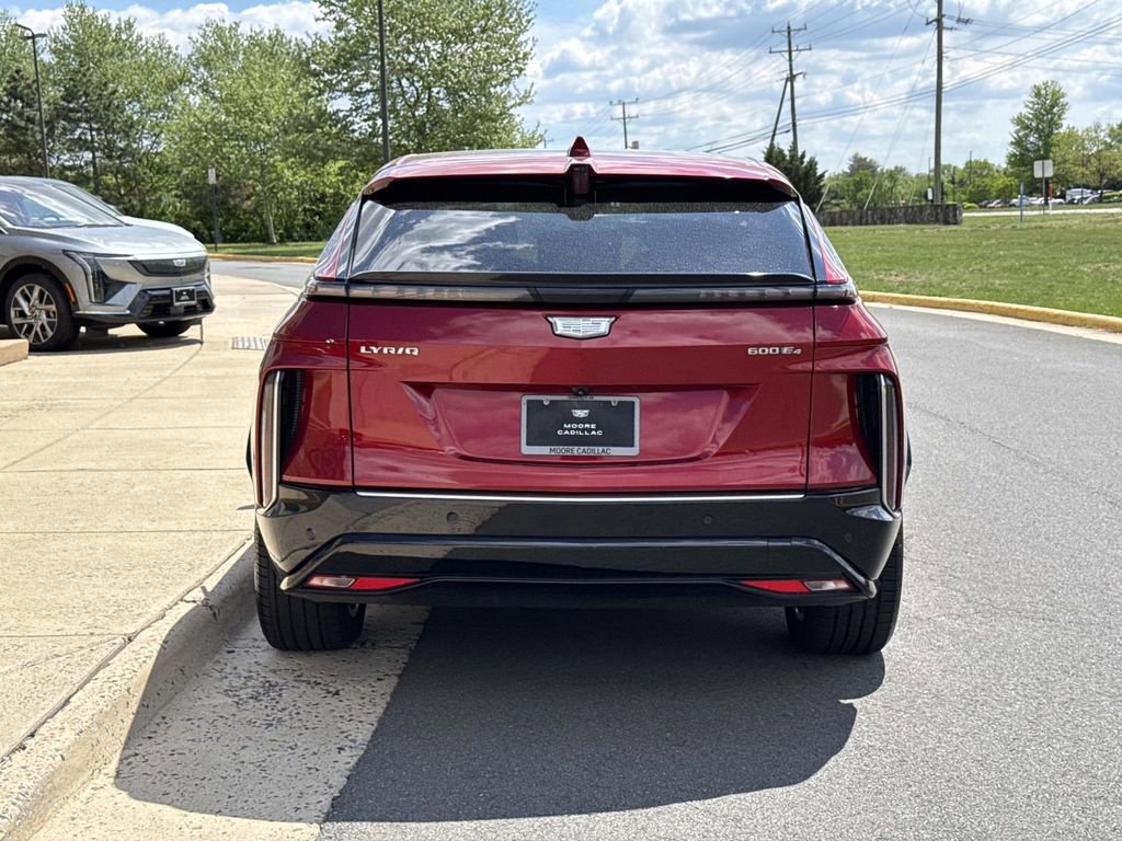 Used 2024 Cadillac Lyriq Luxury w/ LPO, Floor Liner Package AWD/4WD image 24